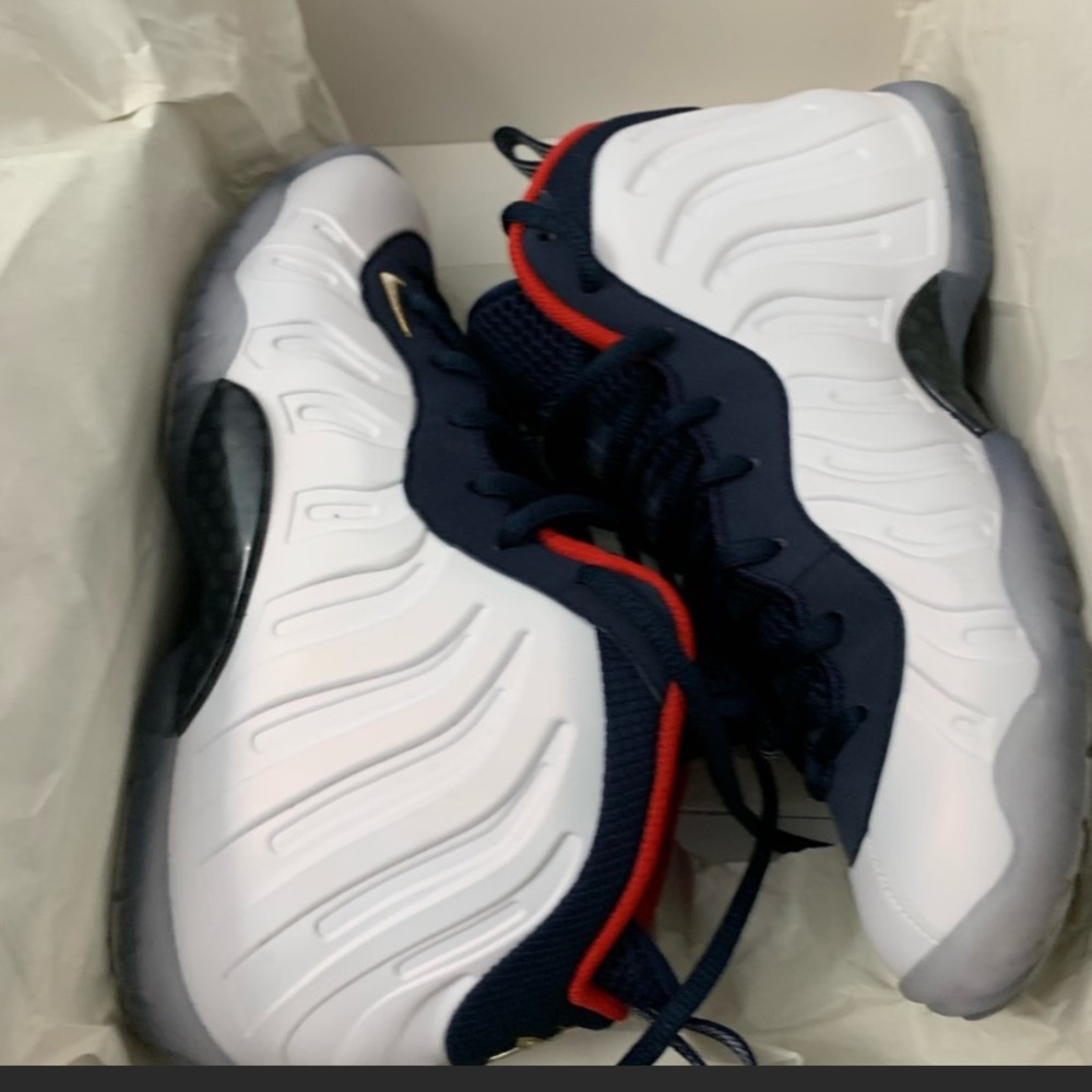 Nike foamposit